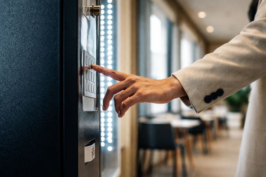Ile można zarobić na automacie vendingowym? Analiza rynku OptiVendi